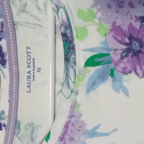 Laura Scott Purple Flowered Tee Size XL - Picture 5 of 5